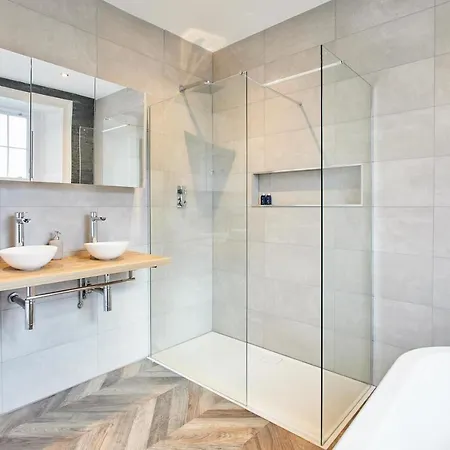 Host & - South View *