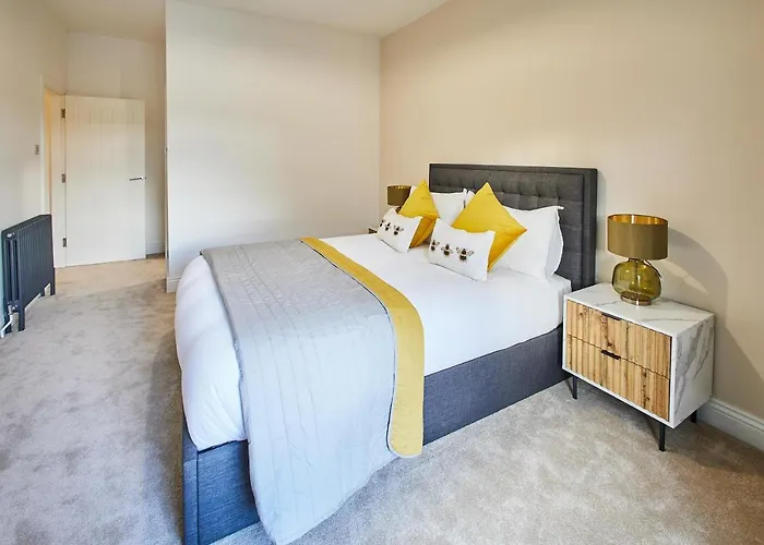 Host & - South View *