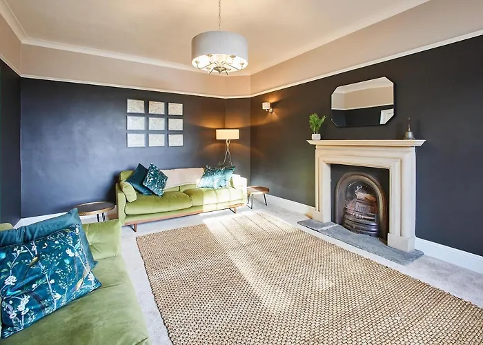 Host & - South View * High Newton