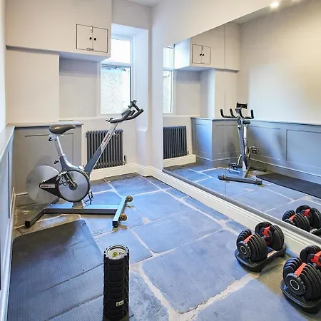 Host & - South View Nyaraló