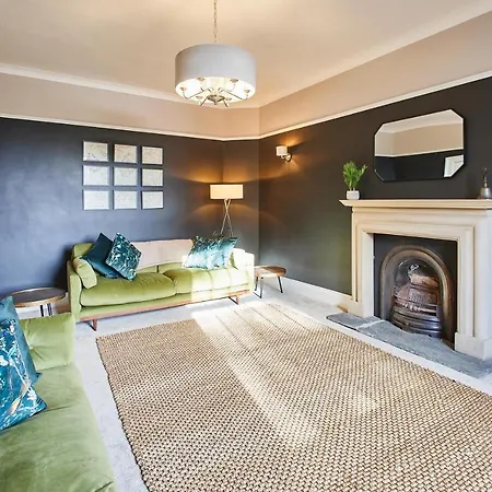 Host & - South View * High Newton