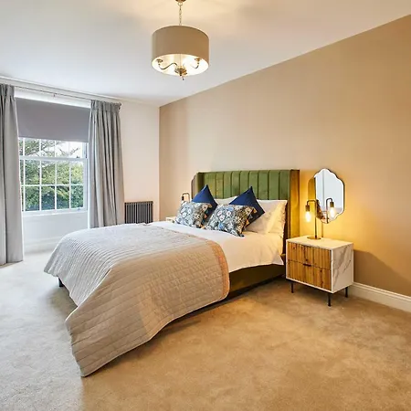 Host & - South View Nyaraló *